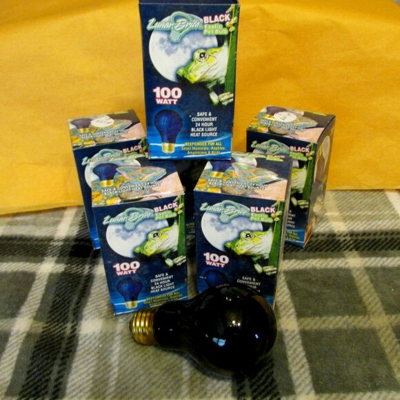 H133-NIB 100W Black Light Bulb-Fits in any standard light socket - Picture 1 of 1